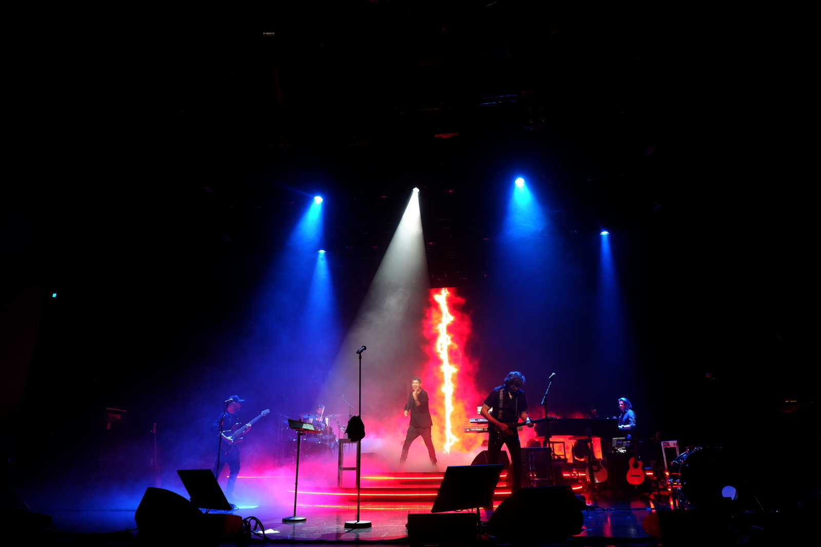David Garrett on stage &mdash; Mein Schiff 1, David Garrett Cruise, April 2026 &middot; photographed by Ania Borkowska & Viola Turska