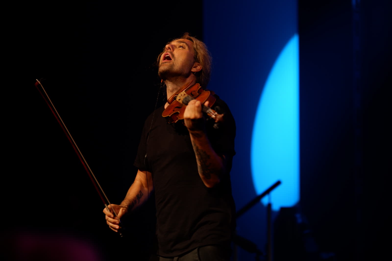 David Garrett on stage &mdash; Mein Schiff 1, David Garrett Cruise, April 2026 &middot; photographed by Ania Borkowska & Viola Turska