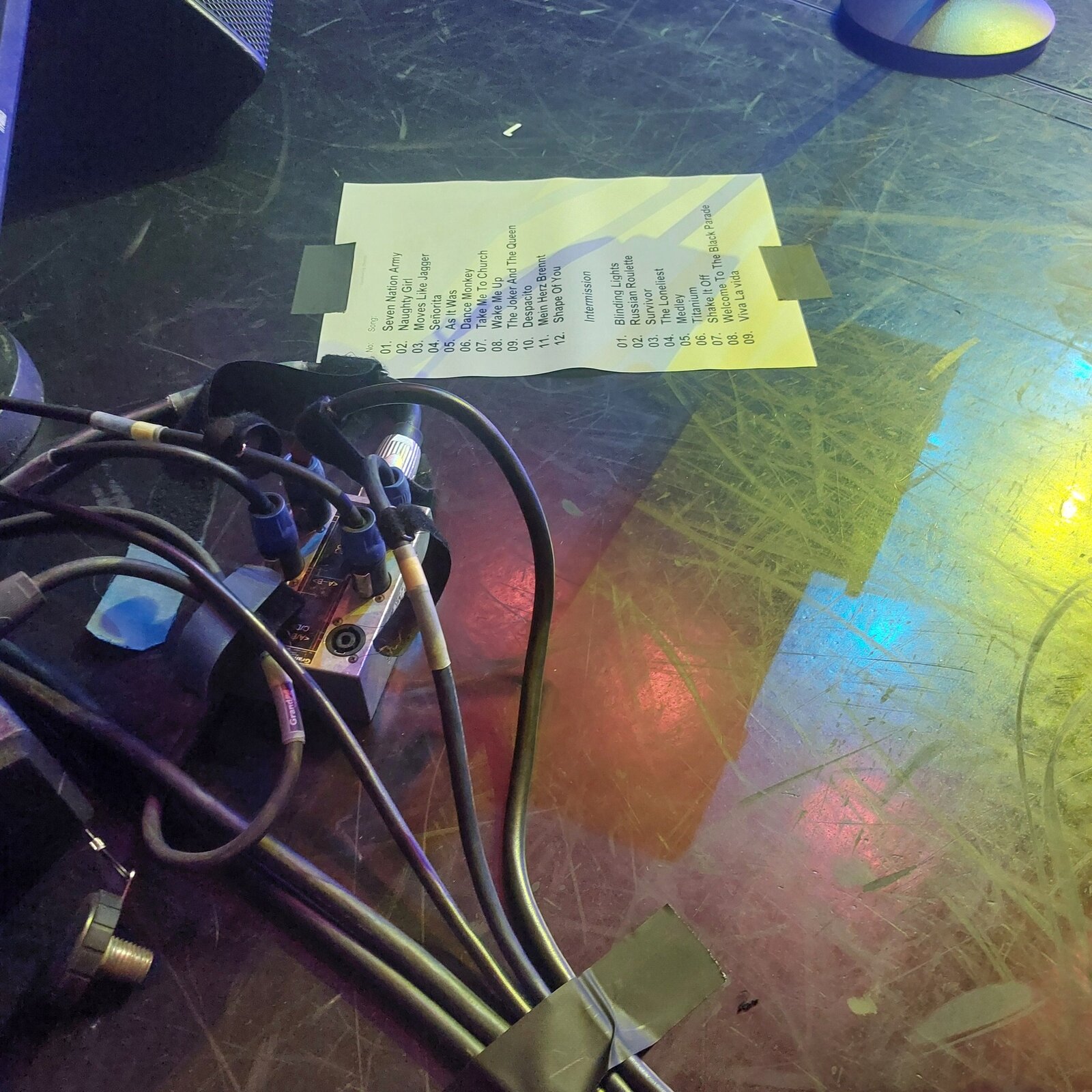 Setlist of the first concert taped to the stage floor &mdash; David Garrett Cruise on Mein Schiff 1, 29 April 2026