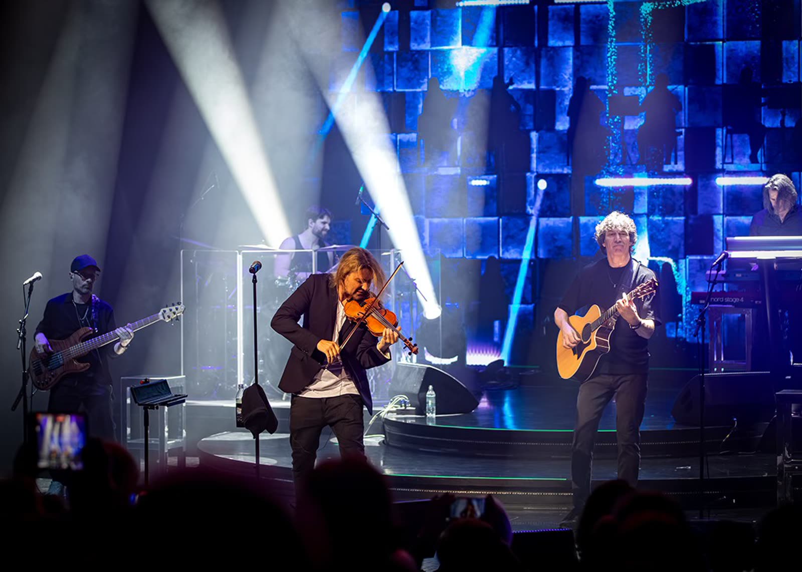 David Garrett on stage &mdash; first concert, Mein Schiff 1, 29 April 2026 &middot; photographed by Wiola Janoschek