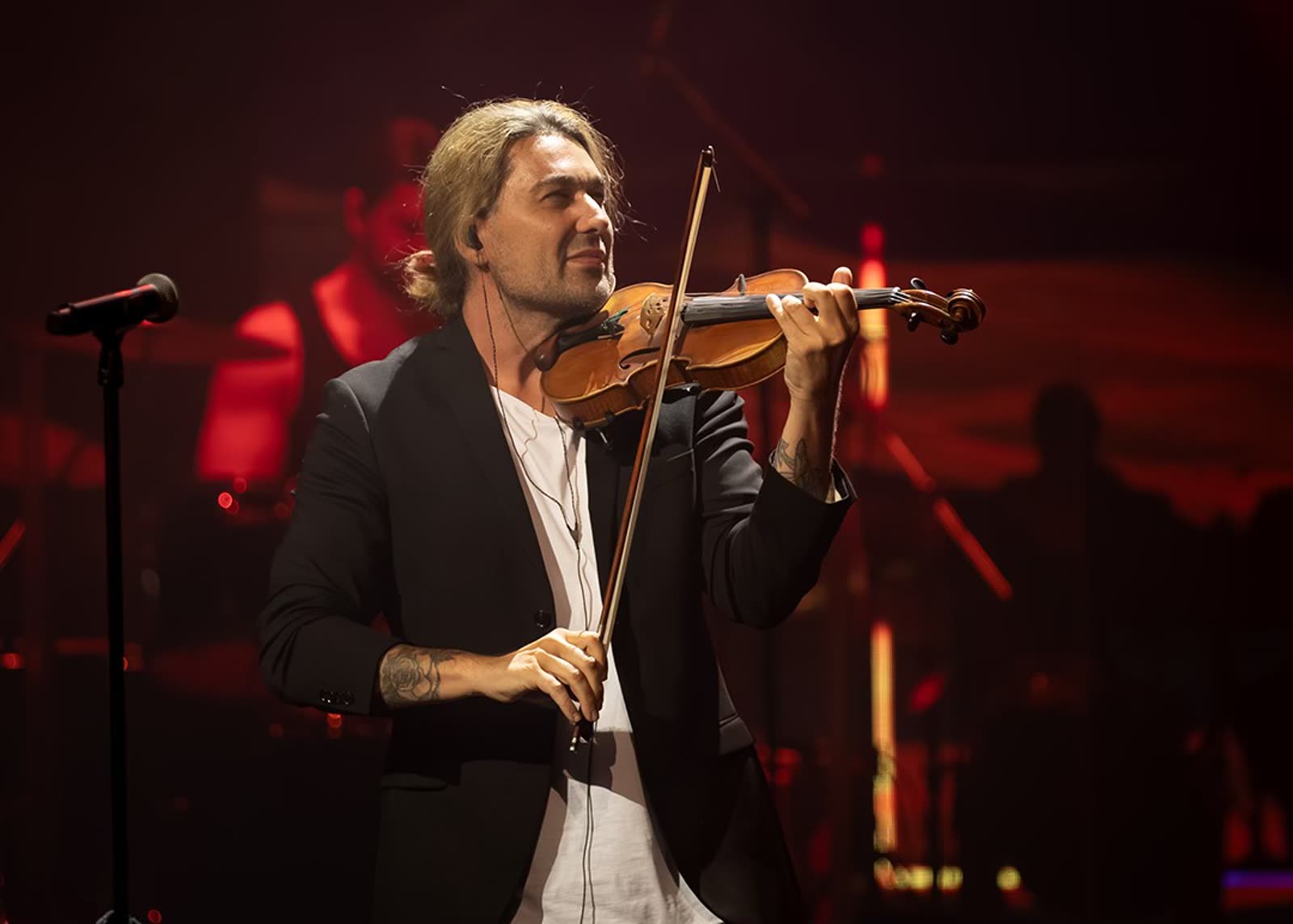 David Garrett on stage &mdash; first concert, Mein Schiff 1, 29 April 2026 &middot; photographed by Wiola Janoschek