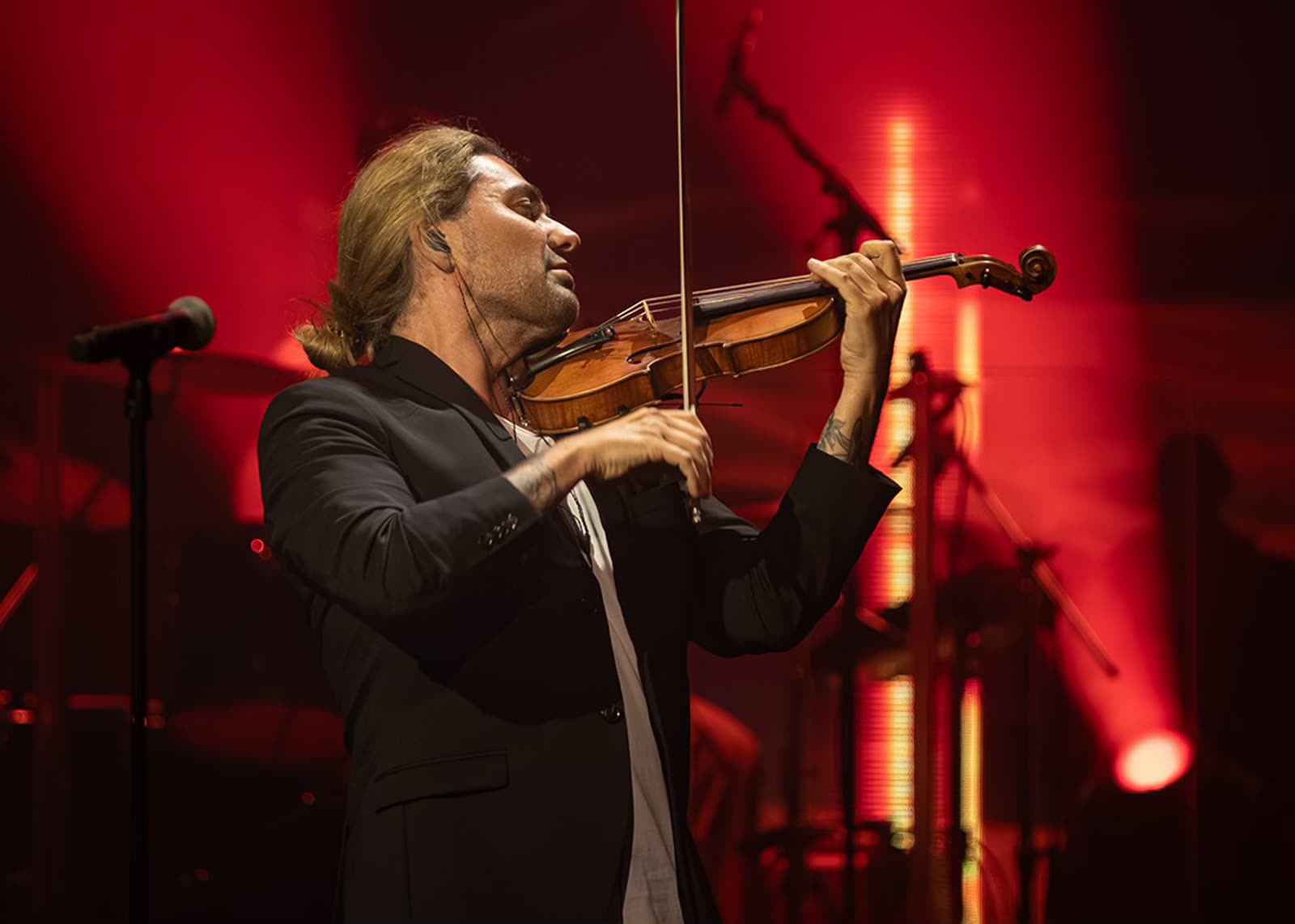 David Garrett on stage &mdash; first concert, Mein Schiff 1, 29 April 2026 &middot; photographed by Wiola Janoschek