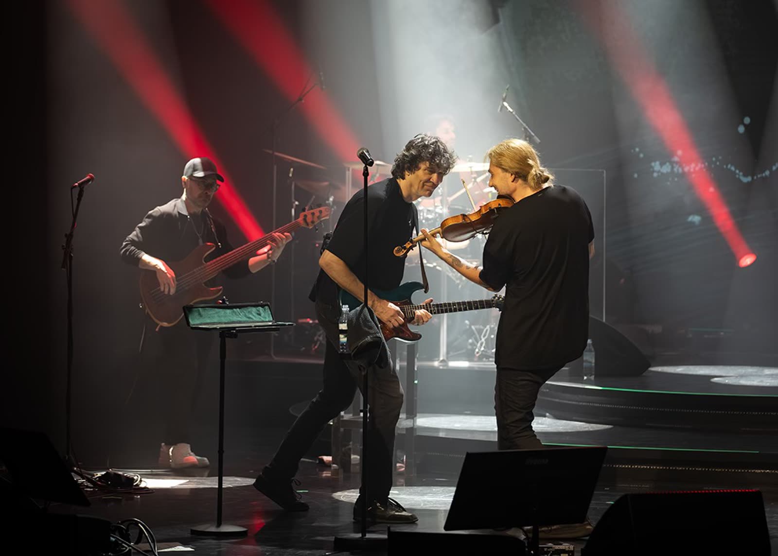 David Garrett on stage &mdash; first concert, Mein Schiff 1, 29 April 2026 &middot; photographed by Wiola Janoschek