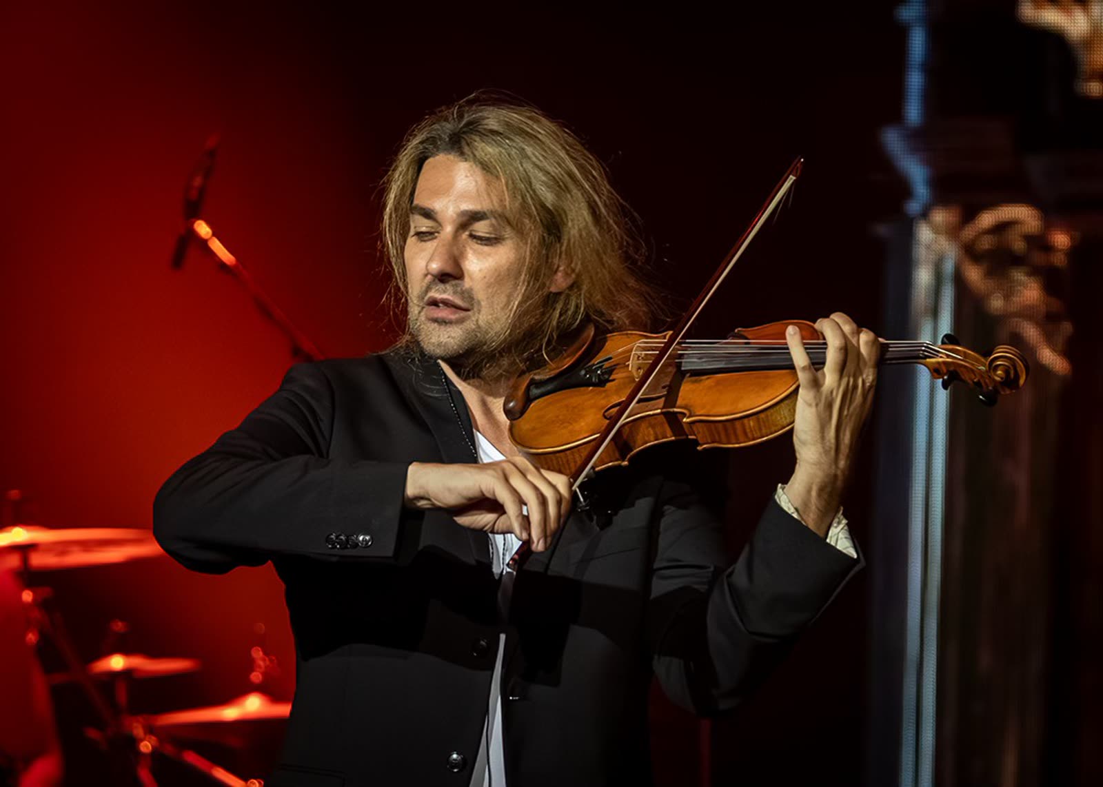 David Garrett on stage &mdash; first concert, Mein Schiff 1, 29 April 2026 &middot; photographed by Wiola Janoschek