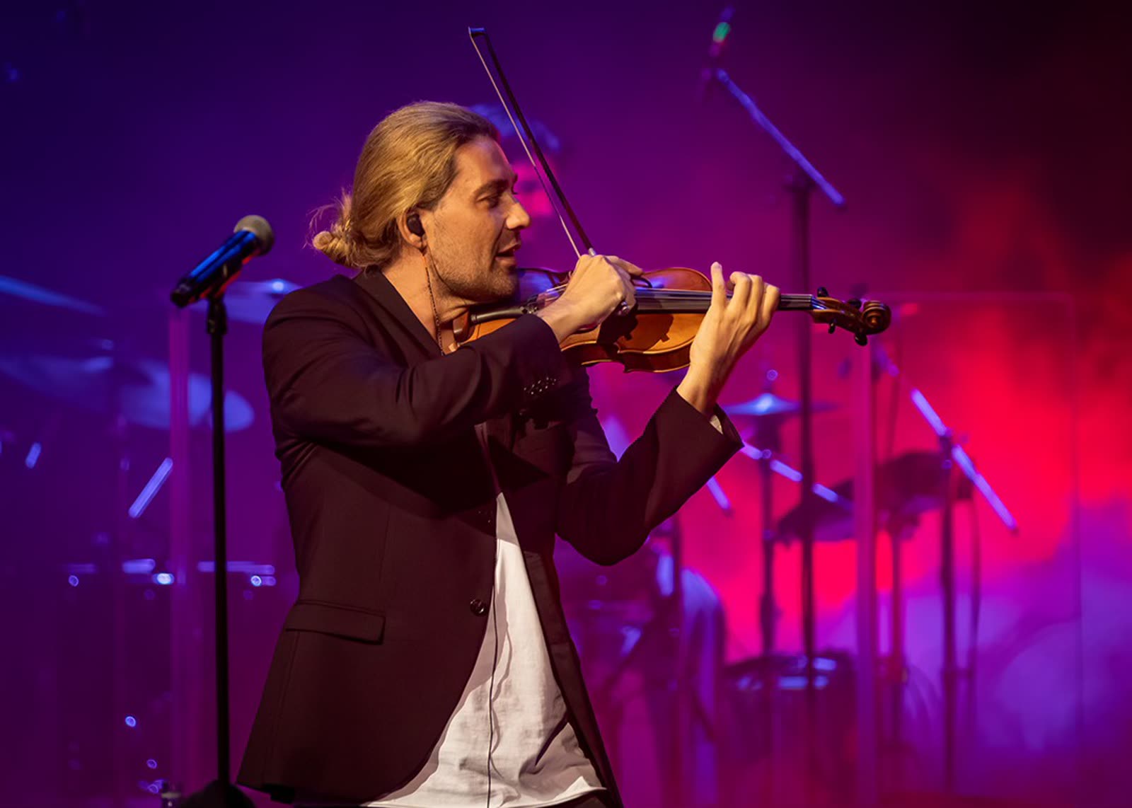 David Garrett on stage &mdash; first concert, Mein Schiff 1, 29 April 2026 &middot; photographed by Wiola Janoschek