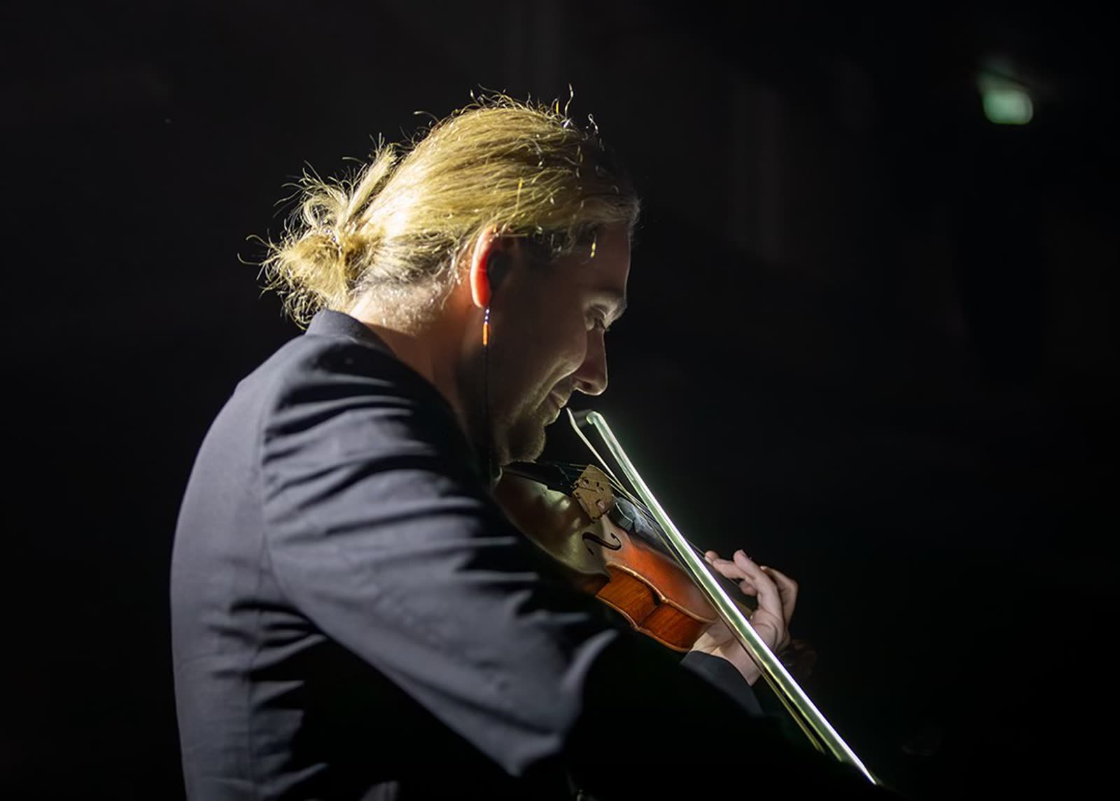 David Garrett on stage &mdash; first concert, Mein Schiff 1, 29 April 2026 &middot; photographed by Wiola Janoschek