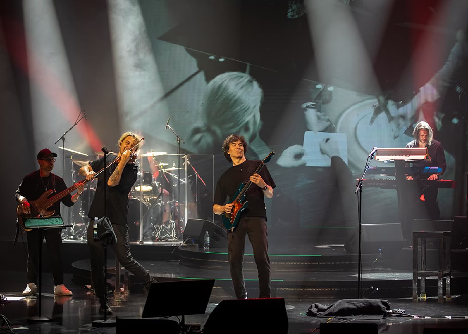 David Garrett on stage &mdash; first concert, Mein Schiff 1, 29 April 2026 &middot; photographed by Wiola Janoschek