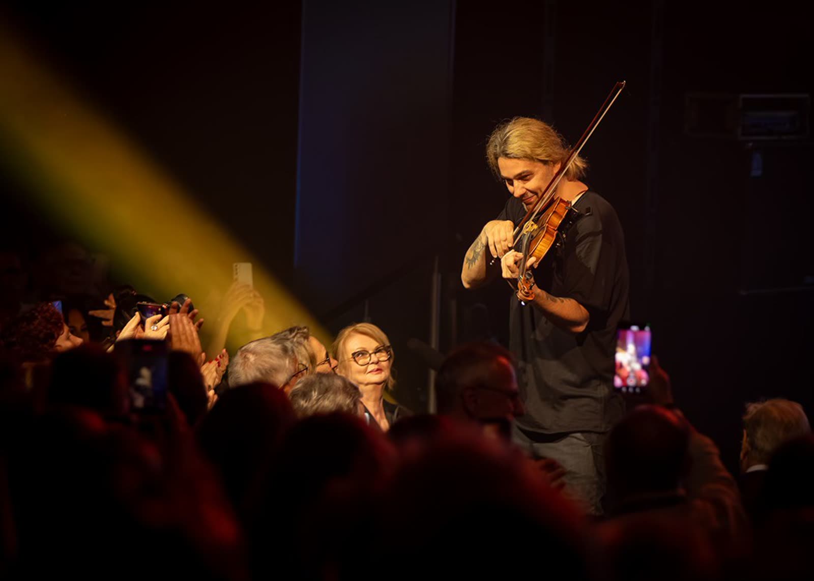 David Garrett on stage &mdash; first concert, Mein Schiff 1, 29 April 2026 &middot; photographed by Wiola Janoschek