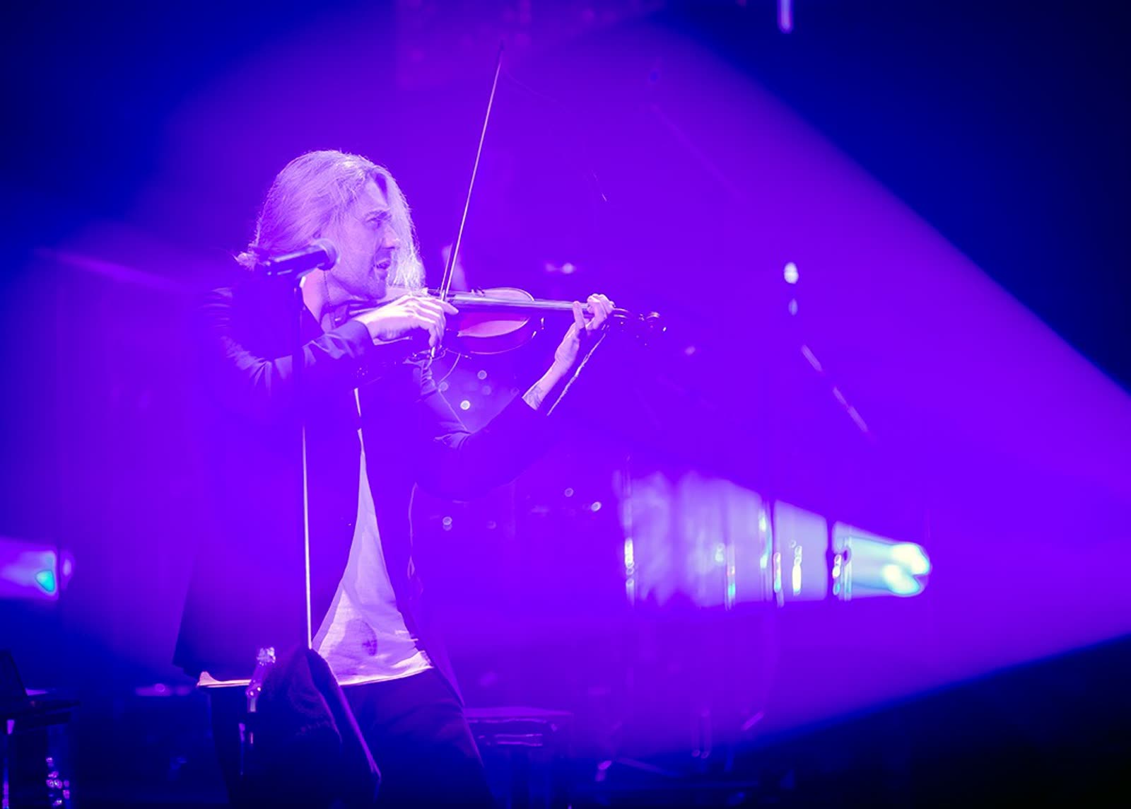 David Garrett on stage &mdash; first concert, Mein Schiff 1, 29 April 2026 &middot; photographed by Wiola Janoschek