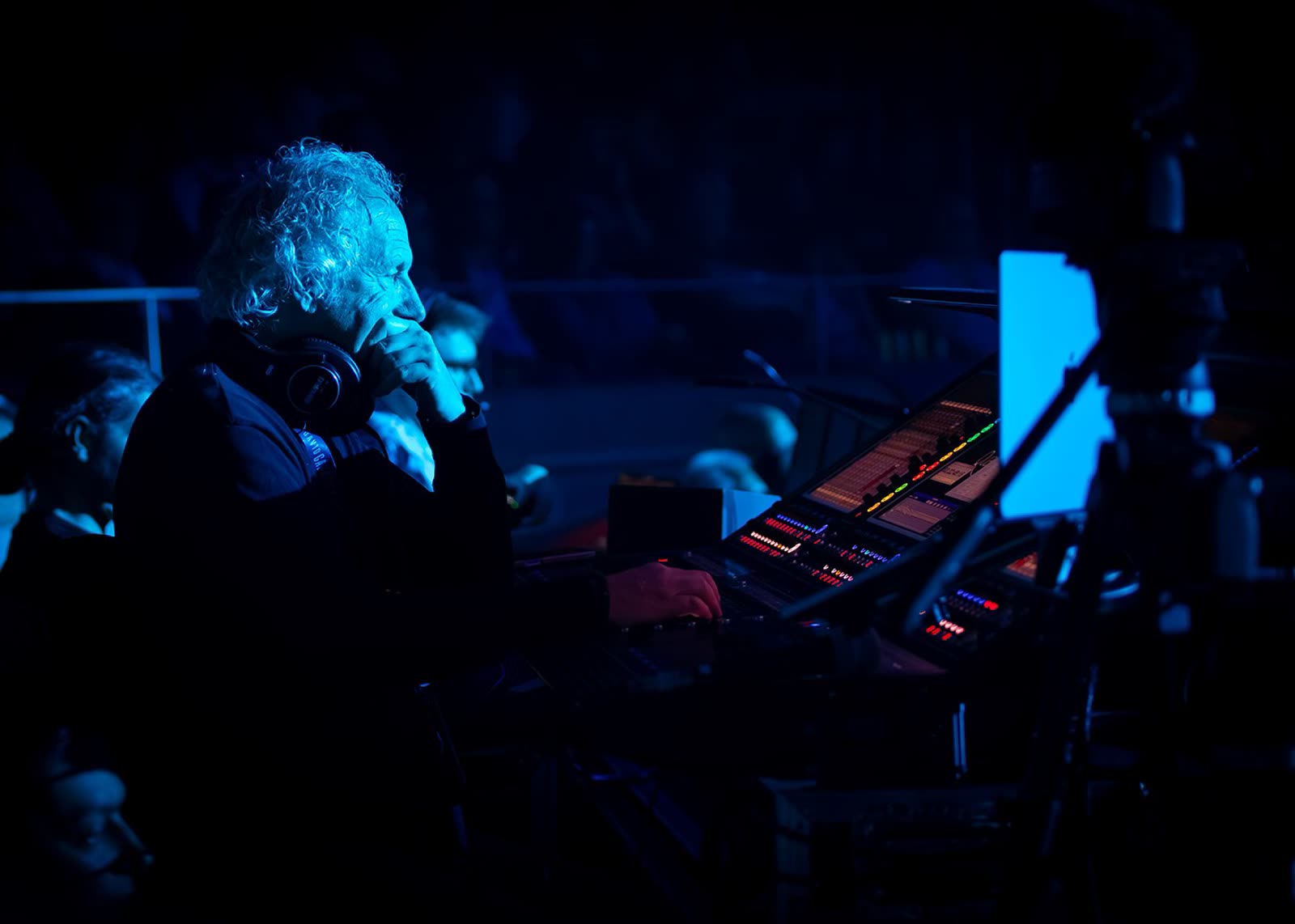 David Garrett on stage &mdash; first concert, Mein Schiff 1, 29 April 2026 &middot; photographed by Wiola Janoschek