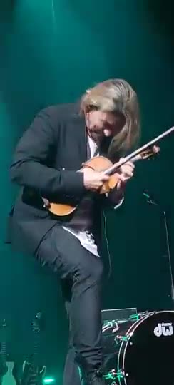 David Garrett performing on stage &mdash; first concert, Mein Schiff 1, 29 April 2026