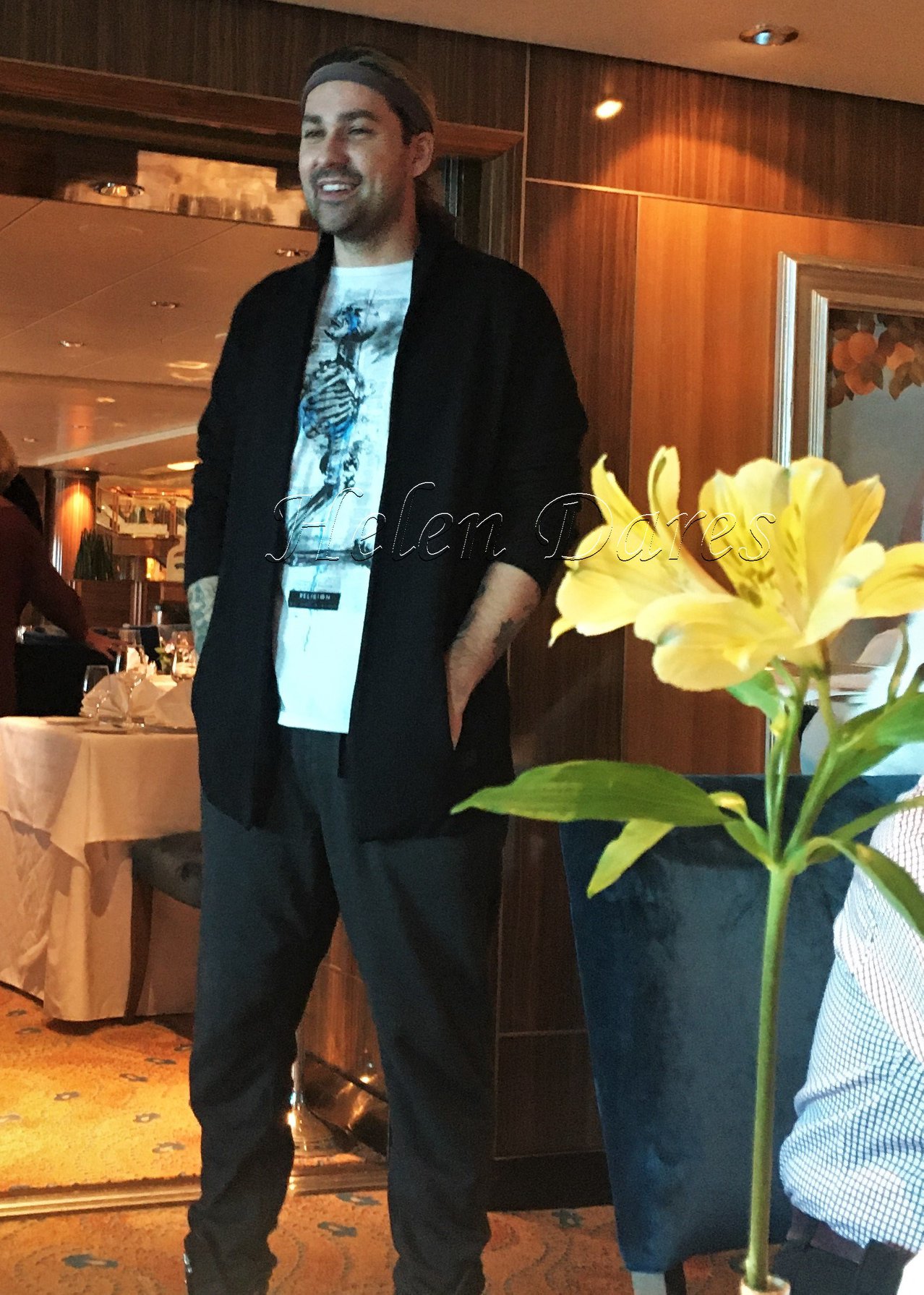 Tea Time with David Garrett, Queen Mary 2, October 2019 — photo by Helen Dares