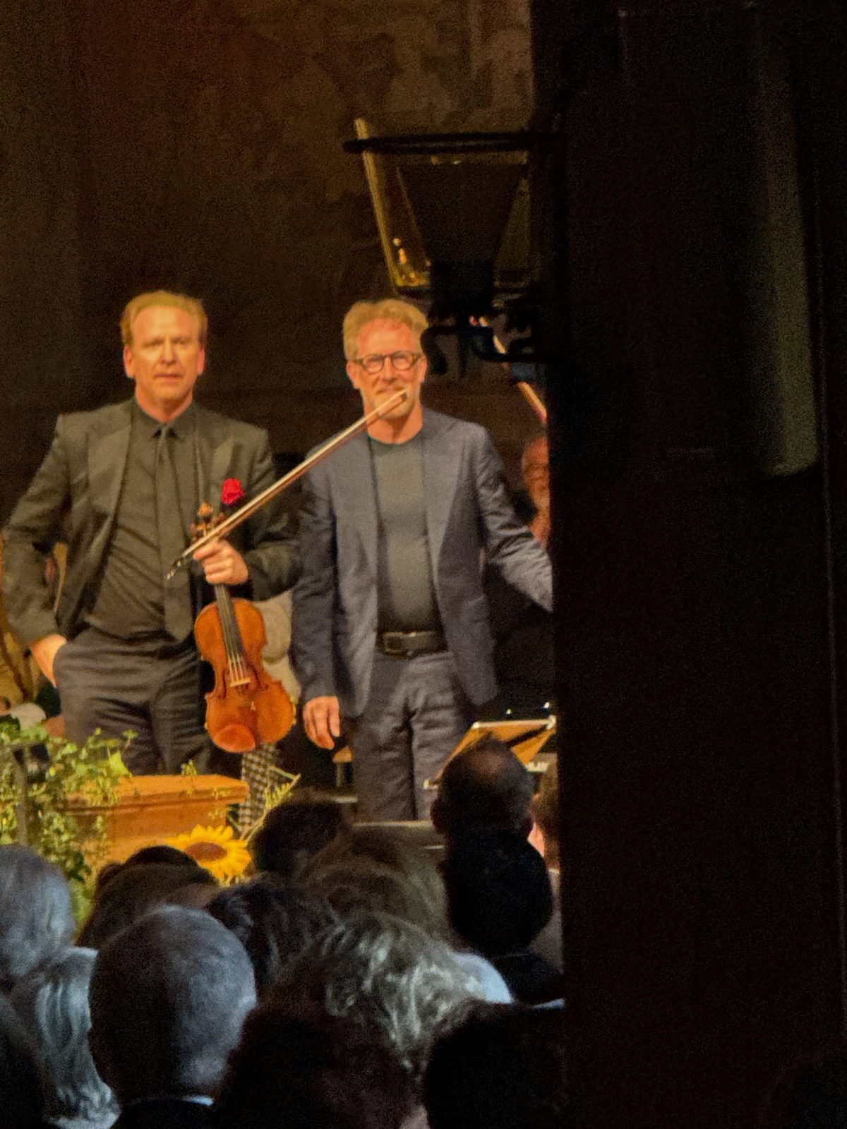 Daniel Hope taking a bow at Kirche Saanen